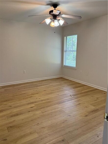 Building Photo - 1102 W 22nd Ave