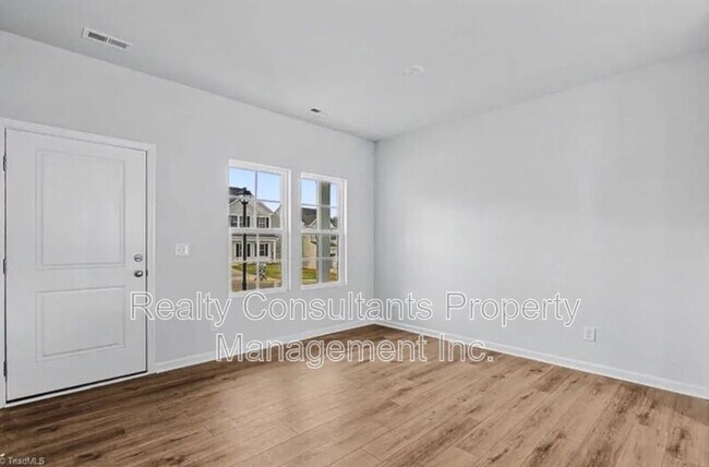 Building Photo - 534 Raspberry Hl Dr