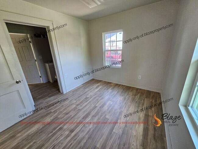 Building Photo - COMING SOON ! Charming 2-Bedroom Home ALL ...