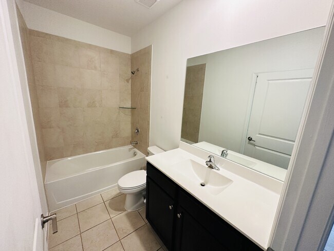 Building Photo - 346 NE 208th Terrace