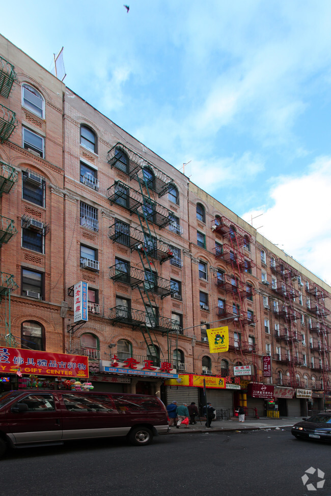 Building Photo - 65 Bayard St