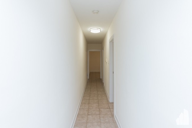 Building Photo - 4951 North Oakley-1