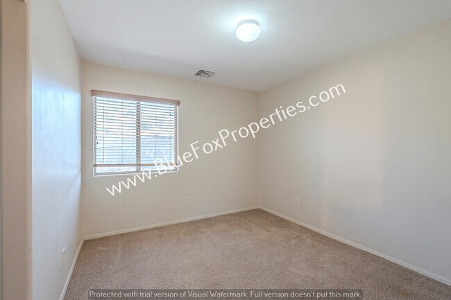 Building Photo - 39347 S Old Arena Dr