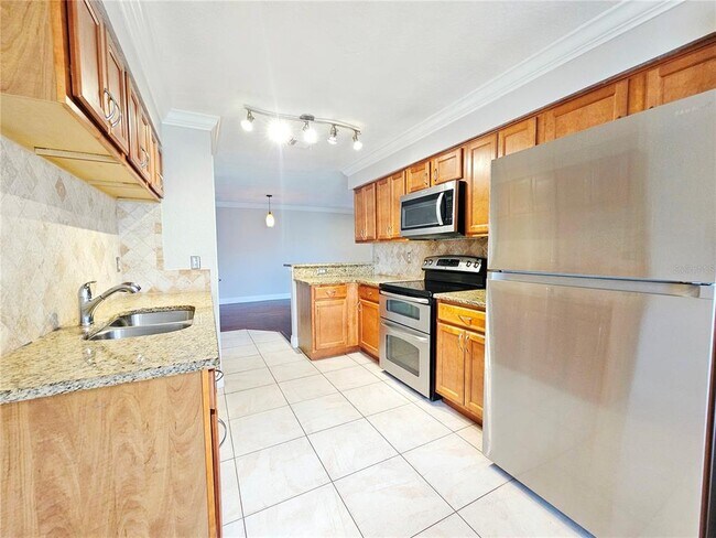 Building Photo - 7838 Sugar Bend Dr