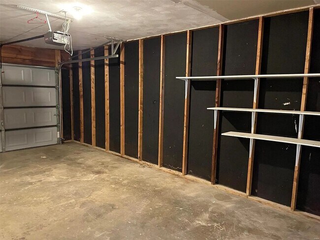 Building Photo - 711 Plankway Dr