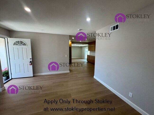 Building Photo - 6346 Escallonia Dr