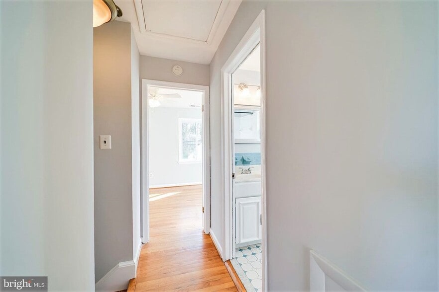 Building Photo - 1912 S Glebe Rd