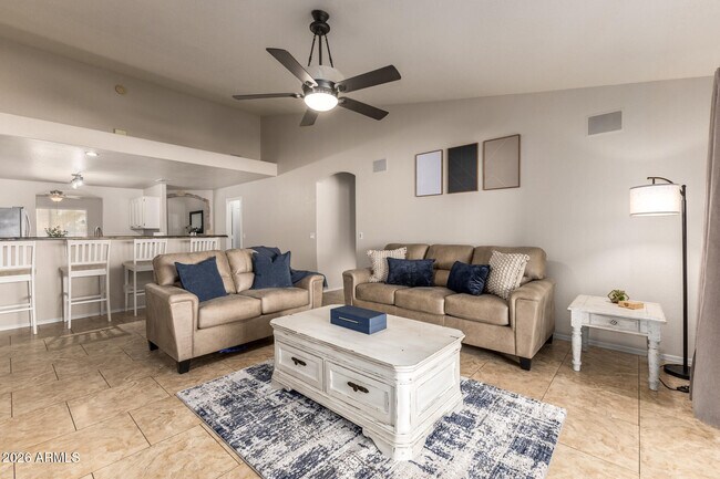 Building Photo - 6424 E Menlo St