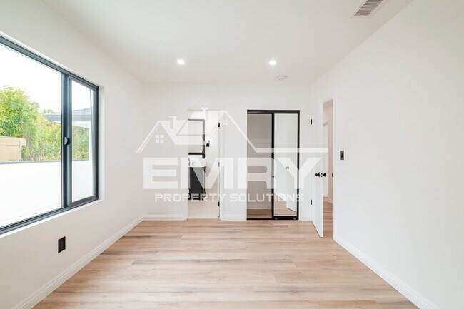 Building Photo - Amazing Deal 3 Bed 2 Bath House Plus ADU in Arrington Ave Downey