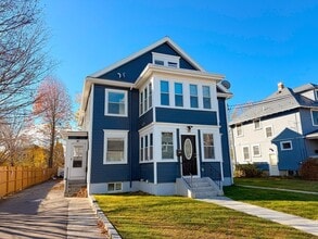 Building Photo - 39 Pond St