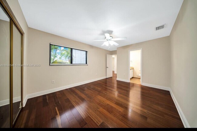 Building Photo - 4718 SW 67th Ave