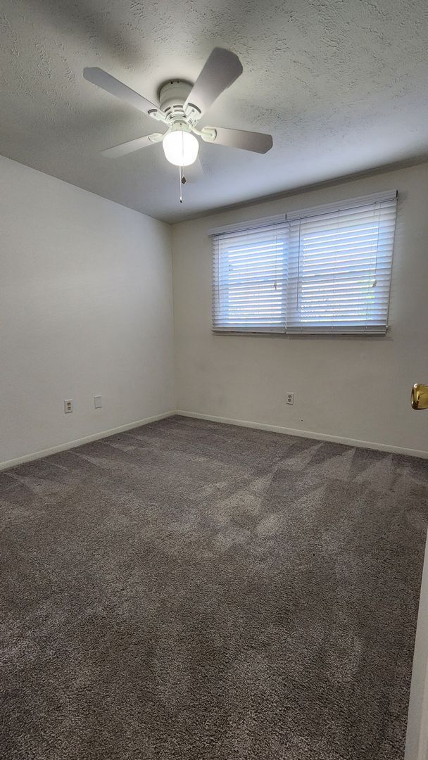Building Photo - Amazing 3 bedroom Duplex - Super clean and ready to move in!