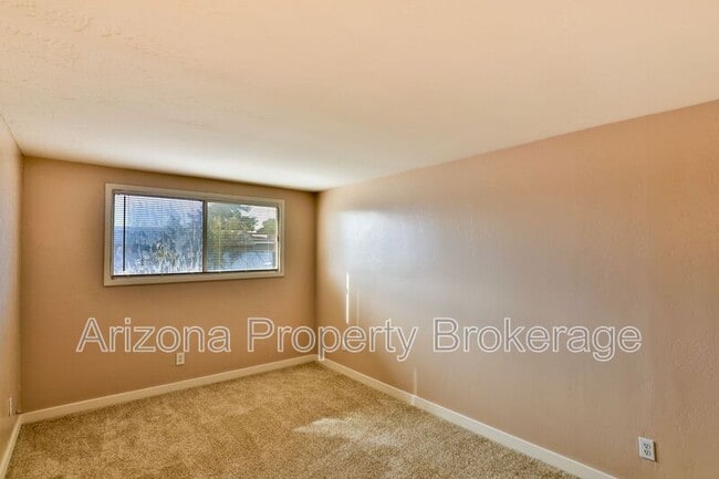 Building Photo - 2237 W Cortez Ave