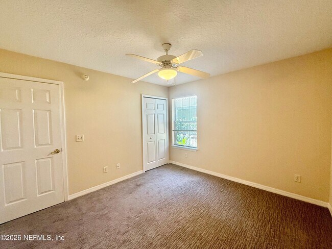 Building Photo - 2418 Hydrangea St