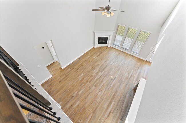 Building Photo - 528 Oakview Bend Dr