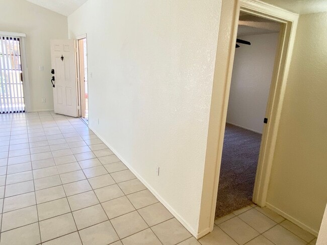 Building Photo - 2 Bedroom 2 Bath in Mesa