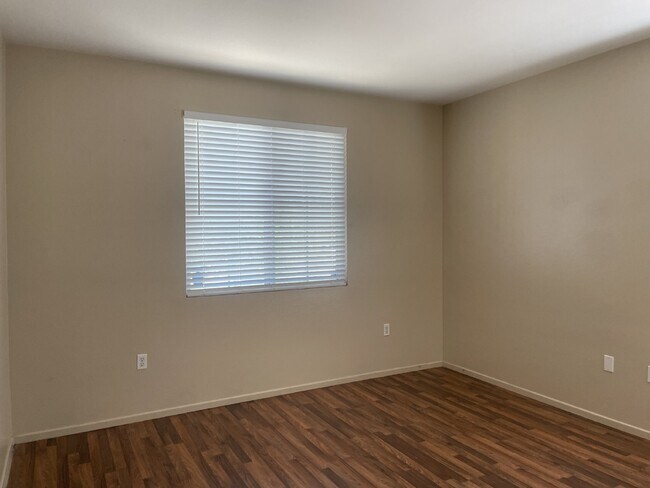 Building Photo - Long-term Rental