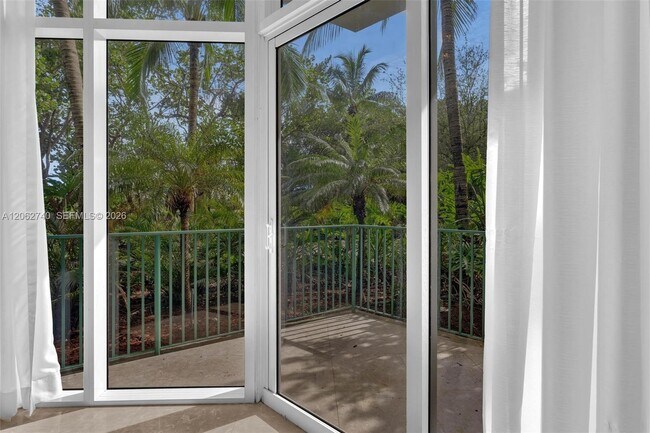 Building Photo - 20000 E Country Club Dr