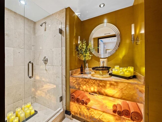 Building Photo - 333 Las Olas Way