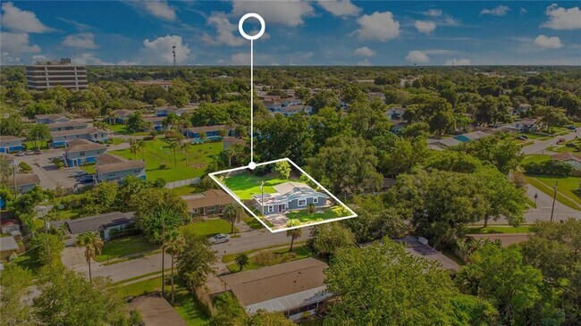 Building Photo - 813 Agnes Dr