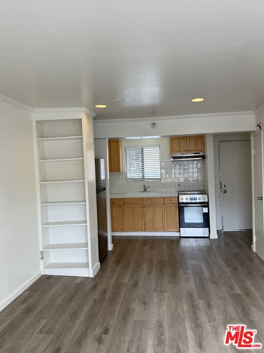 Building Photo - 1816 N Gramercy Pl