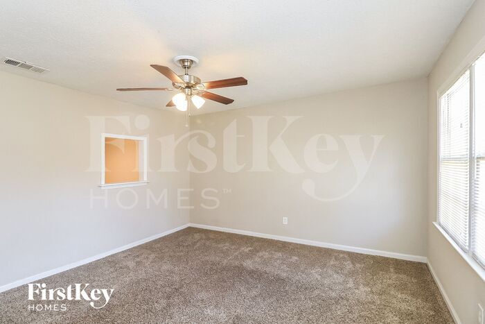 Building Photo - 6698 Kull Dr