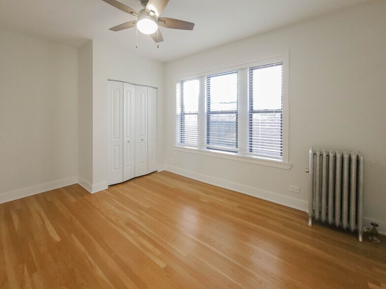 Building Photo - 3911 N Keeler Ave