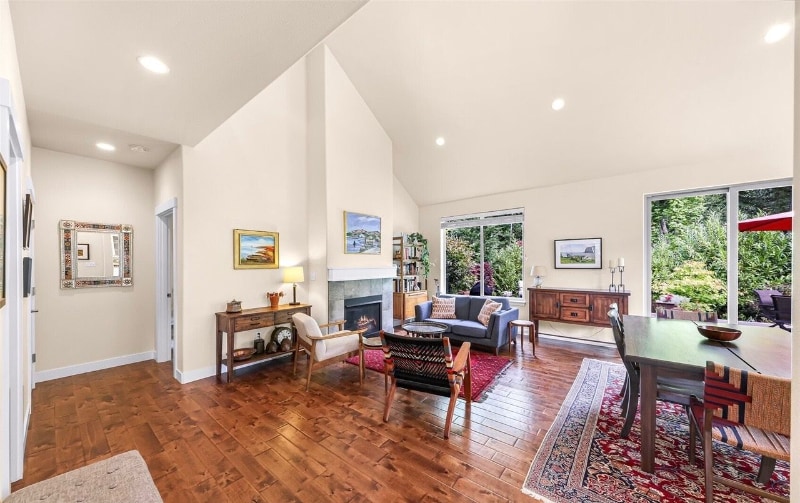 Building Photo - 697 Chuckanut Dr N