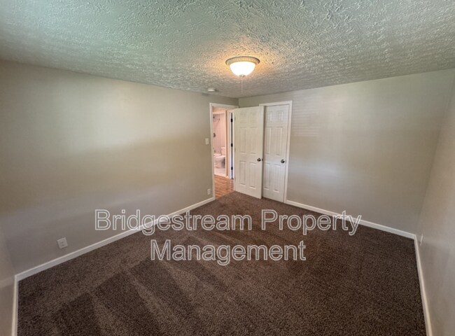 Building Photo - 655 Eavey St