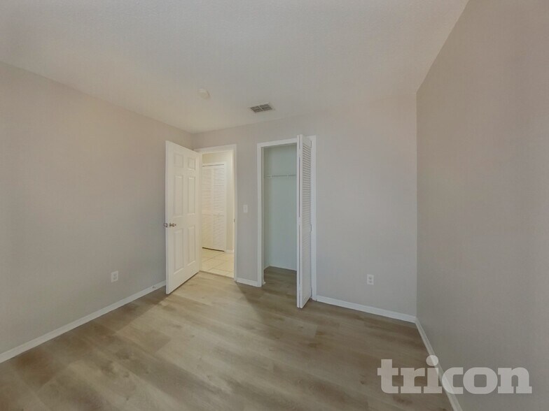 Building Photo - 2680 Chatham Cir