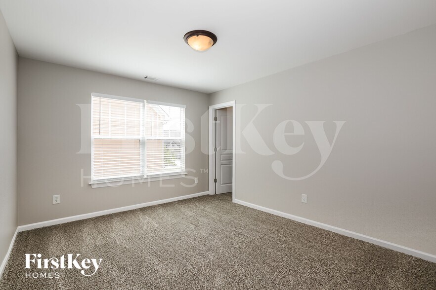 Building Photo - 1490 Scenic View Trace