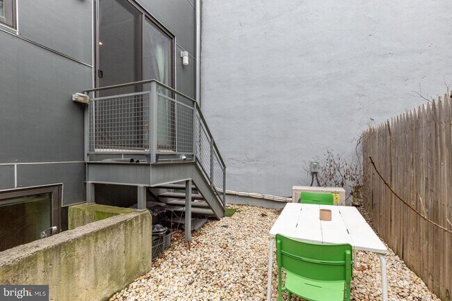 Building Photo - 1306 Hope St