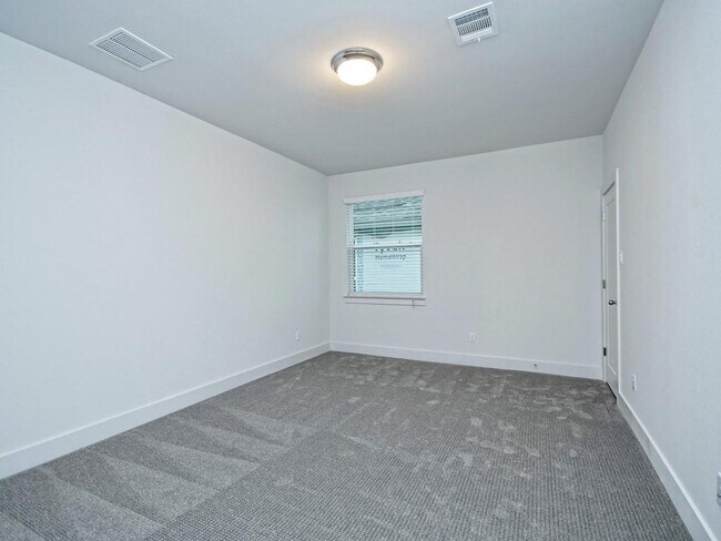 Building Photo - 1249 Summerbrooke Cir