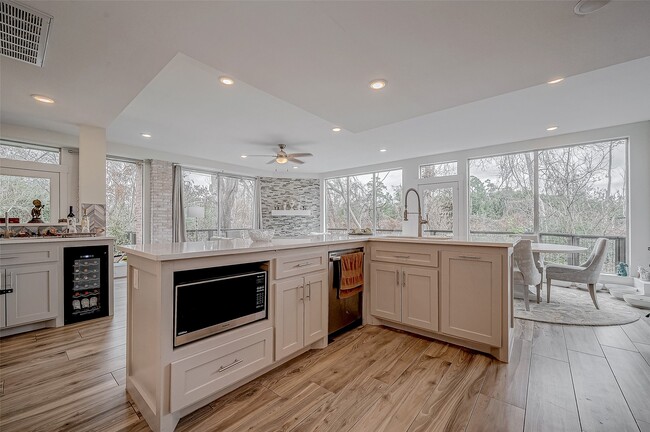 Building Photo - 6628 Bayou Glen Rd