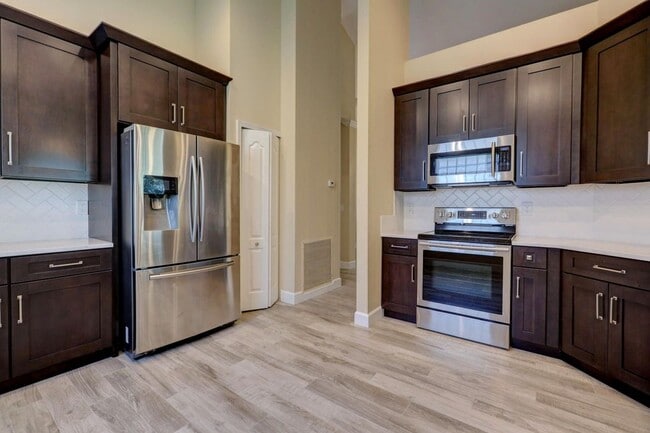 Building Photo - 2951 SW Pond Way