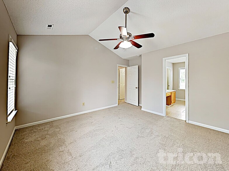 Building Photo - 2207 Planters Knoll Ln
