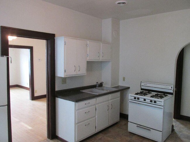 Building Photo - 5118 S Packard Ave