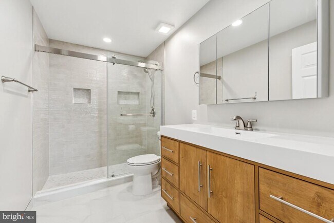 Building Photo - 8311 Bluebird Way