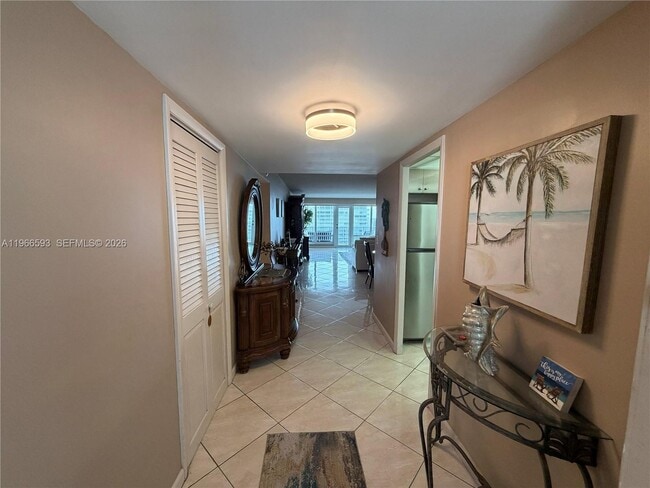 Building Photo - 4100 Galt Ocean Dr