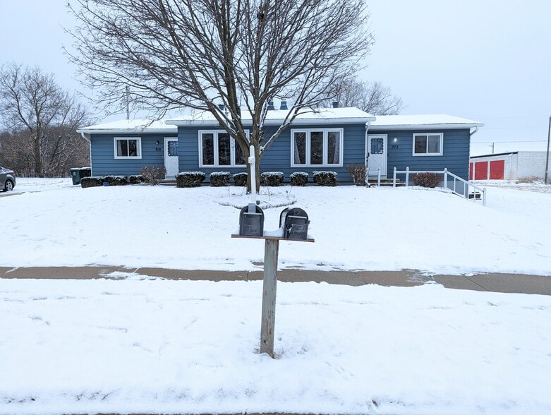 Front view - 712 Brandie Rd