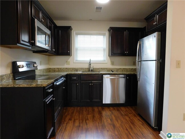 Building Photo - 821 Masslich St