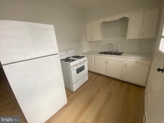 Building Photo - 113 E Lackawanna Ave