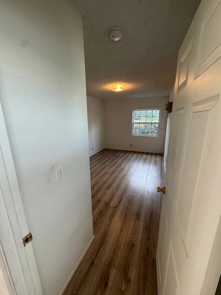 Building Photo - 6704 Nagle Ave