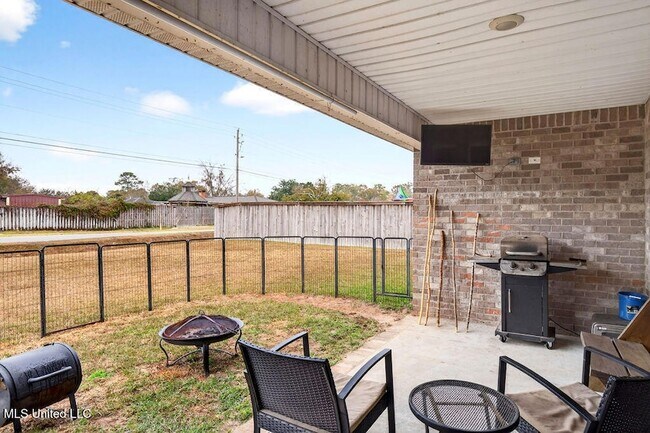 Building Photo - 1086 Enclave Cir