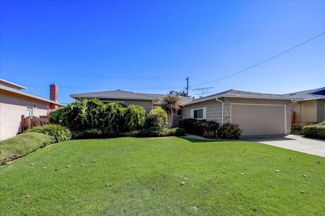 Building Photo - 4 Bedroom Home in Strawberry Park Stunner