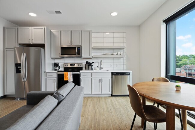 Building Photo - 423 E Michigan St