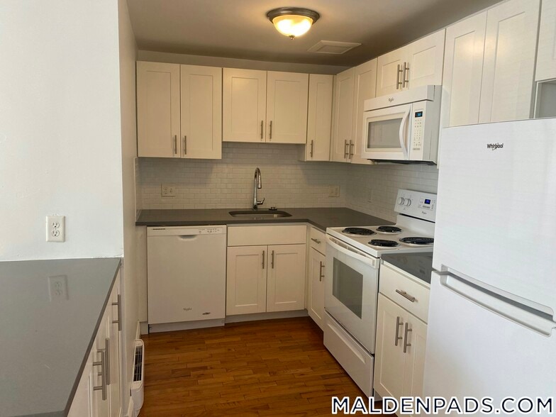 Building Photo - 134 Summer St