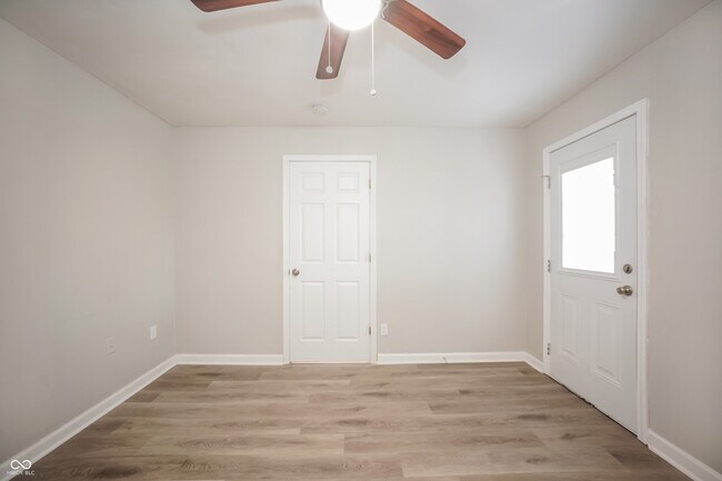 Building Photo - 1510 Douglas Dr