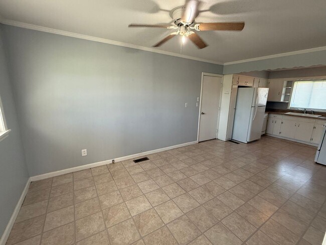 Building Photo - Charming 3 Bedroom, 2 Bath Home with Large Attached Shop in South Dalton