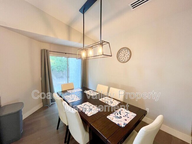 Building Photo - 39866 Newcastle Dr